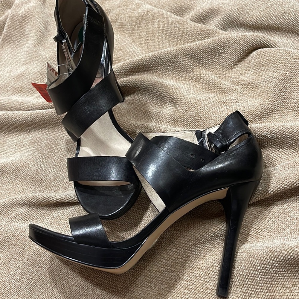 MK black heels